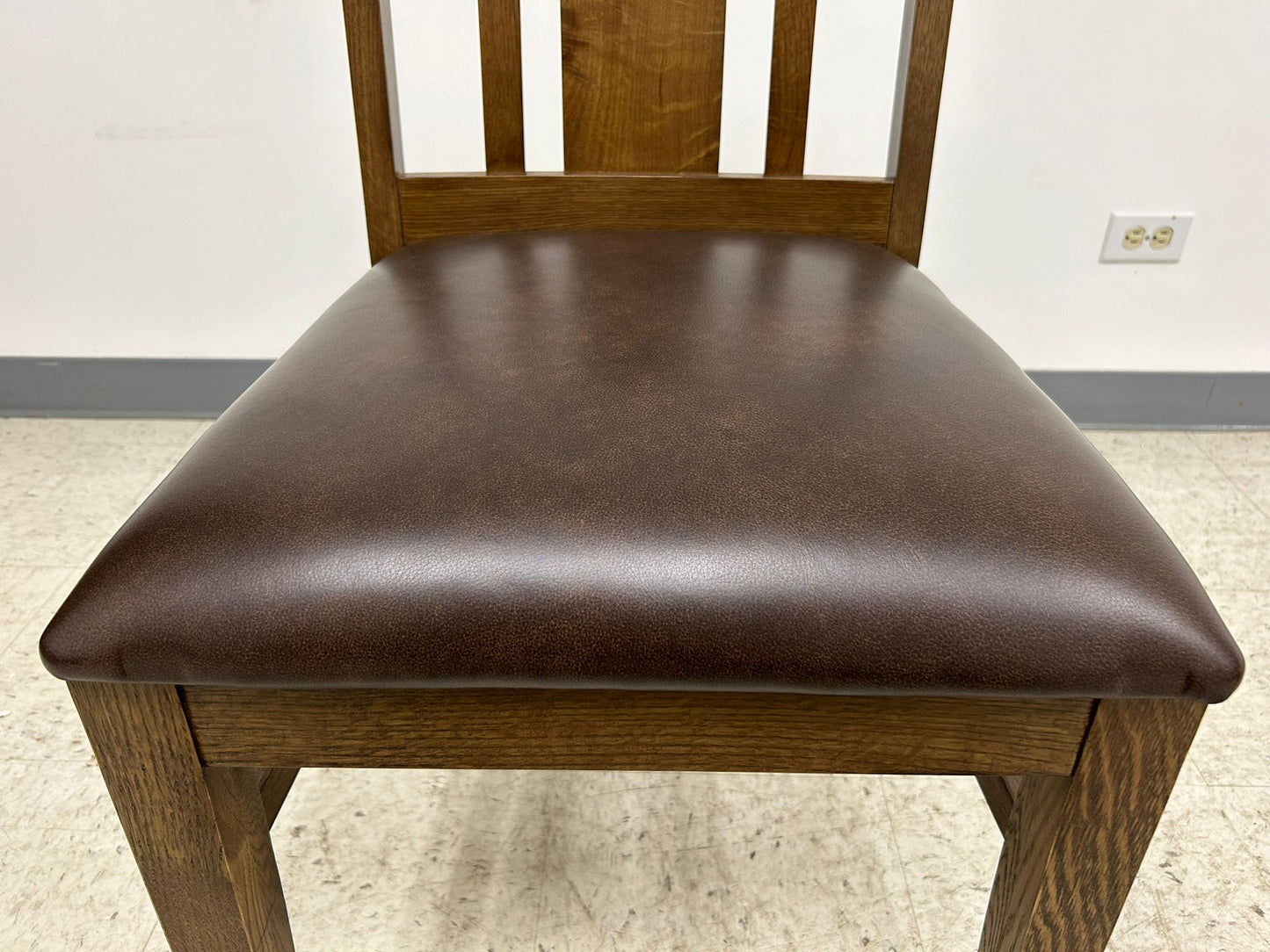 Mission Quarter Sawn Oak Round Dining Table Set - 40"