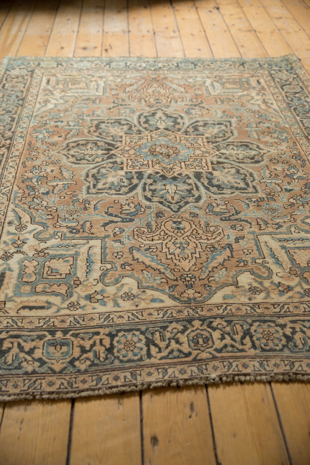 4.5x6.5 Vintage Distressed Ahar Rug