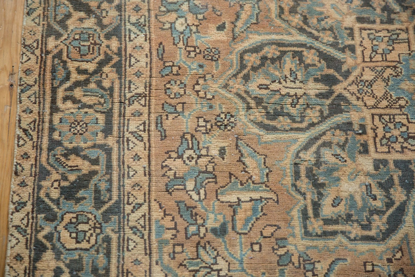 4.5x6.5 Vintage Distressed Ahar Rug